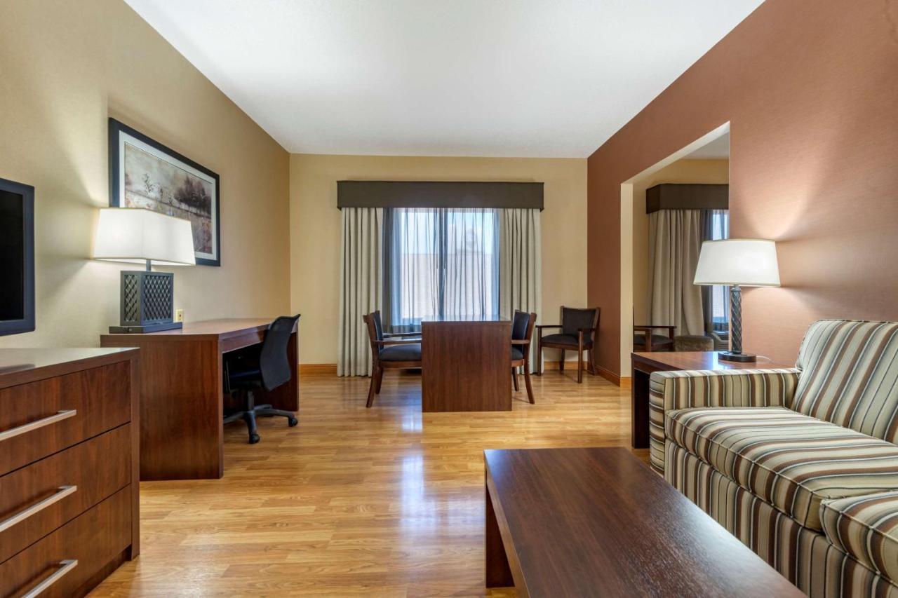 Best Western Plus Chelsea Hotel Monticello Экстерьер фото